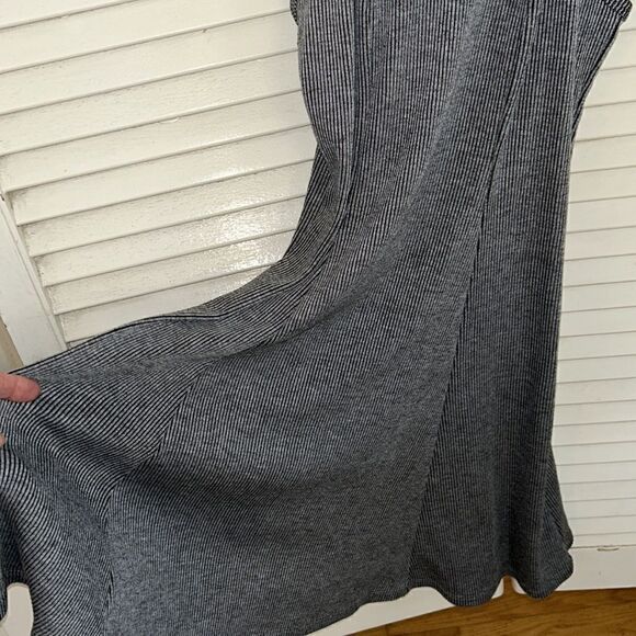 Fun 🤩 Fit & Flair Key 🔑 hole back Dress 👗 beach 🏖️ boardwalk Festival cool! - Picture 15 of 17